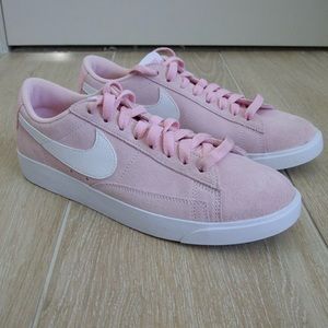 NWOT Light Pink Nike Low Top Sneakers